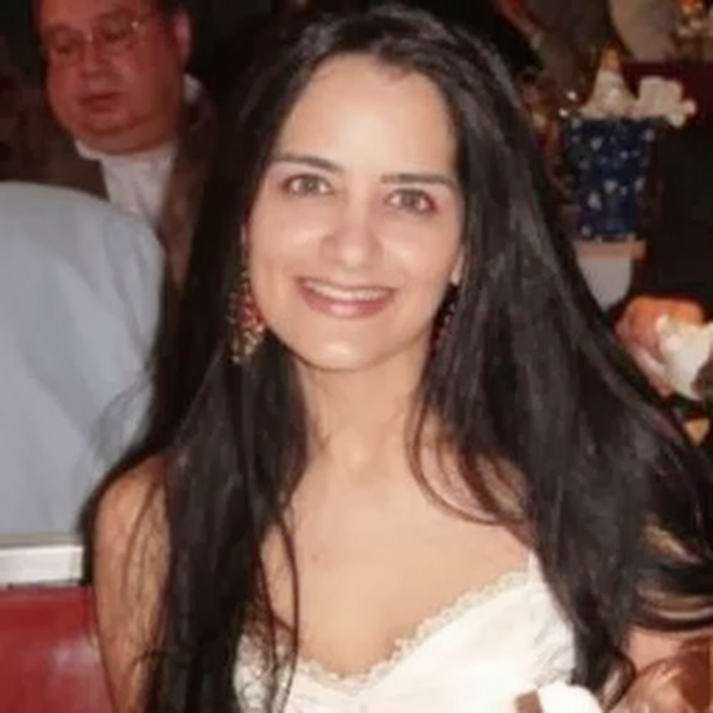 Meet your Posher, Zunia